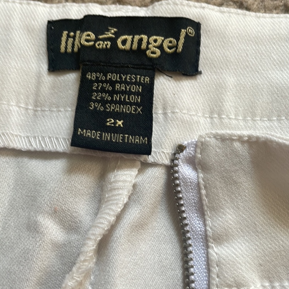 Shorts - Picture 2 of 2